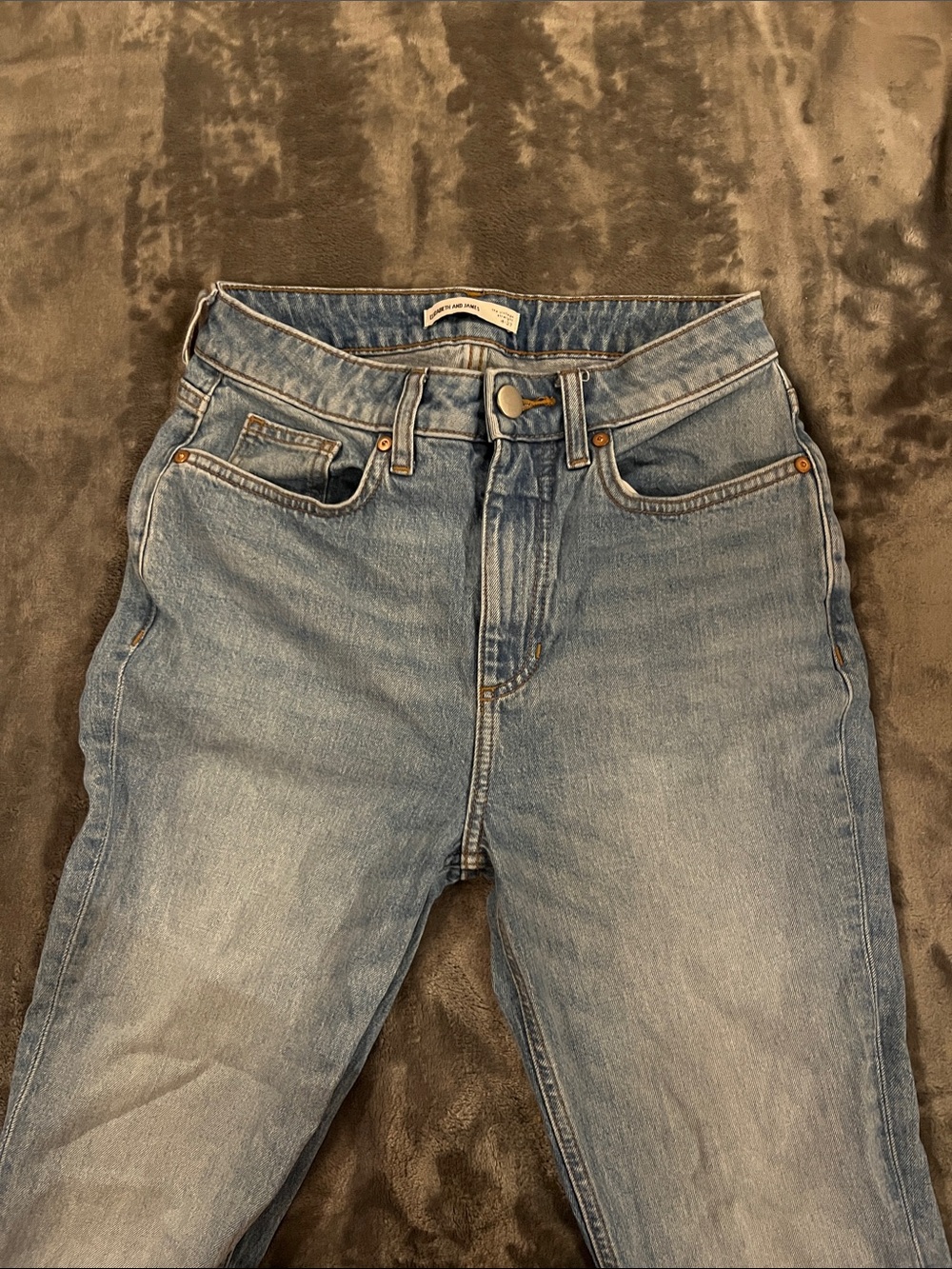 Straight leg rigid denim